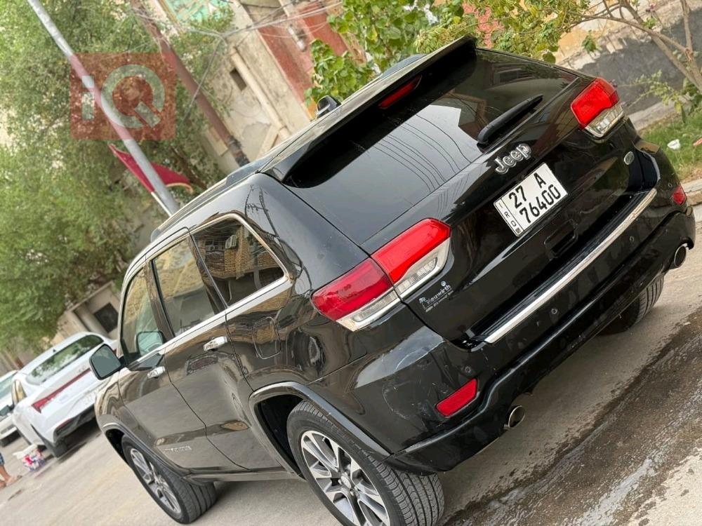 جیپ گراند شیرۆکی